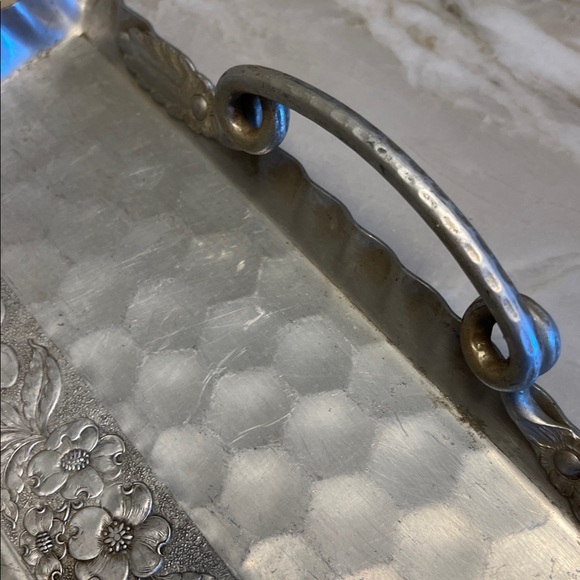 Elegant Silver Serving Tray (Aluminum) - Picture 9 of 16